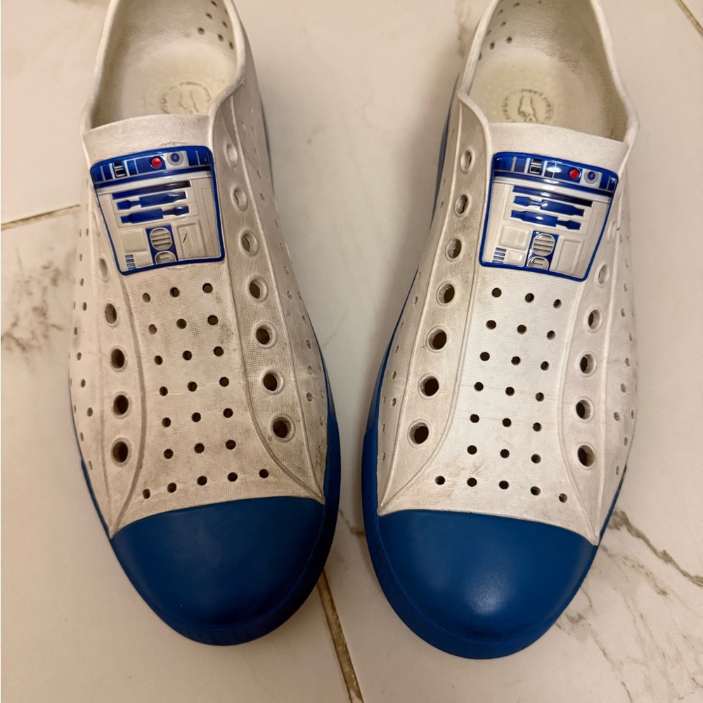Men’s R2-D2 Themed Shoes